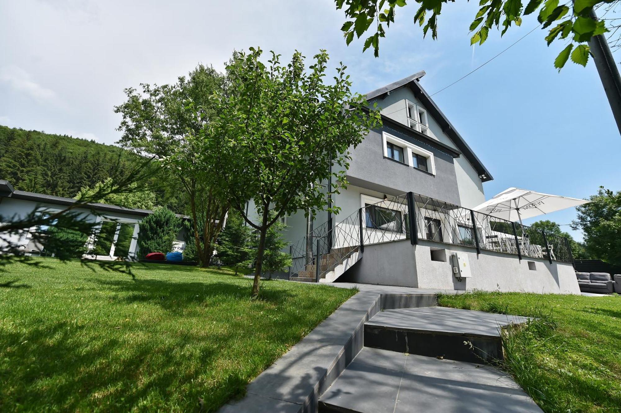 Bed and Breakfast Mira By Atra Teşila Zewnętrze zdjęcie